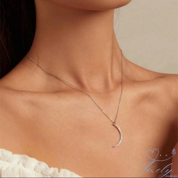 Collana moon